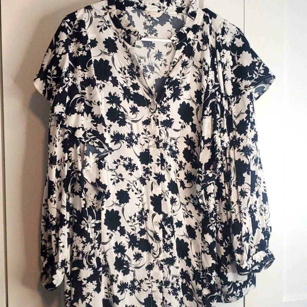 EST. 1984 black and white floral rayon blouse sz 14/16W